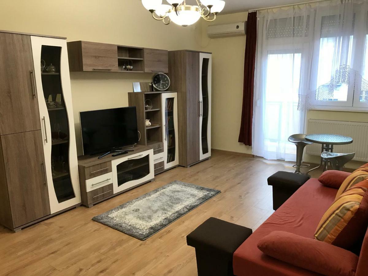 Ella Apartman Debrecen Exterior photo